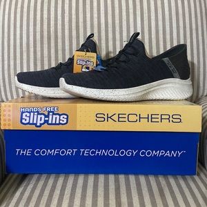 Skechers Hands Free Slip-ins - Black - Size 12 - NWT